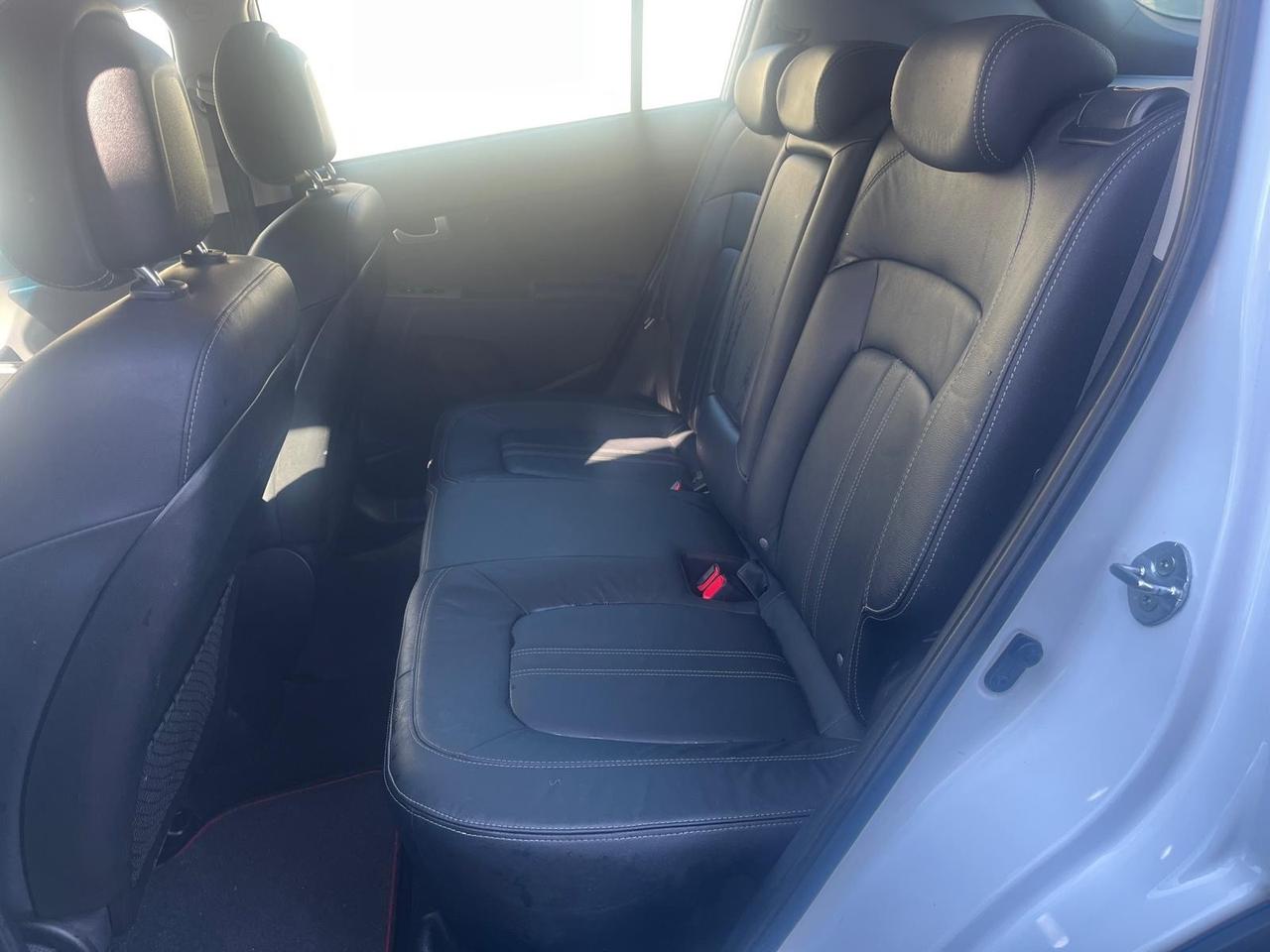 Kia Sportage 1.7 crdi-full-km 100000-2013