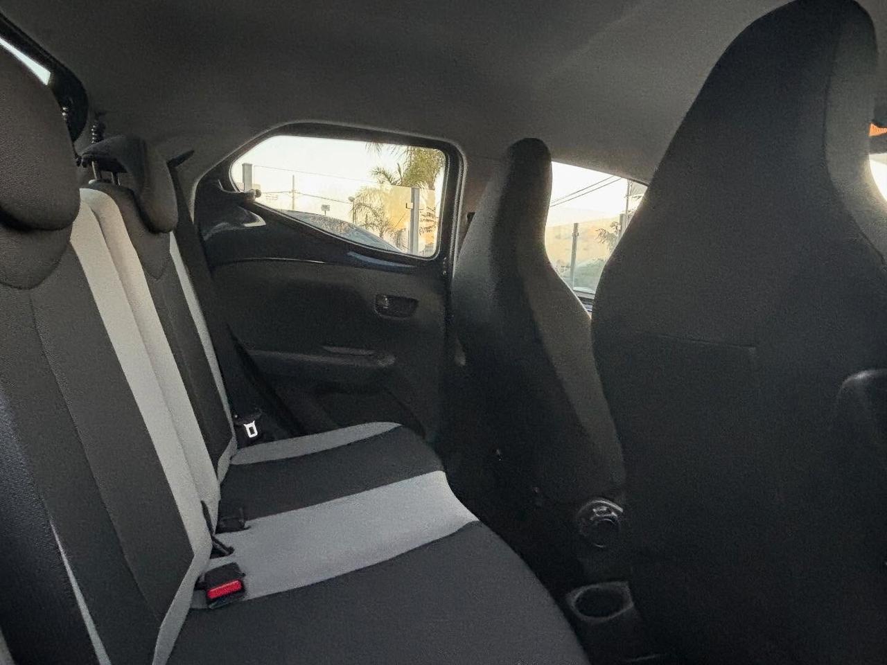 Toyota Aygo 1.0 VVT-i 69 CV 5 porte x-clusiv