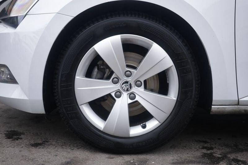 Skoda Superb Skoda Superb 2.0 TDI DSG Wagon SportLine 110KW ANNO 2017