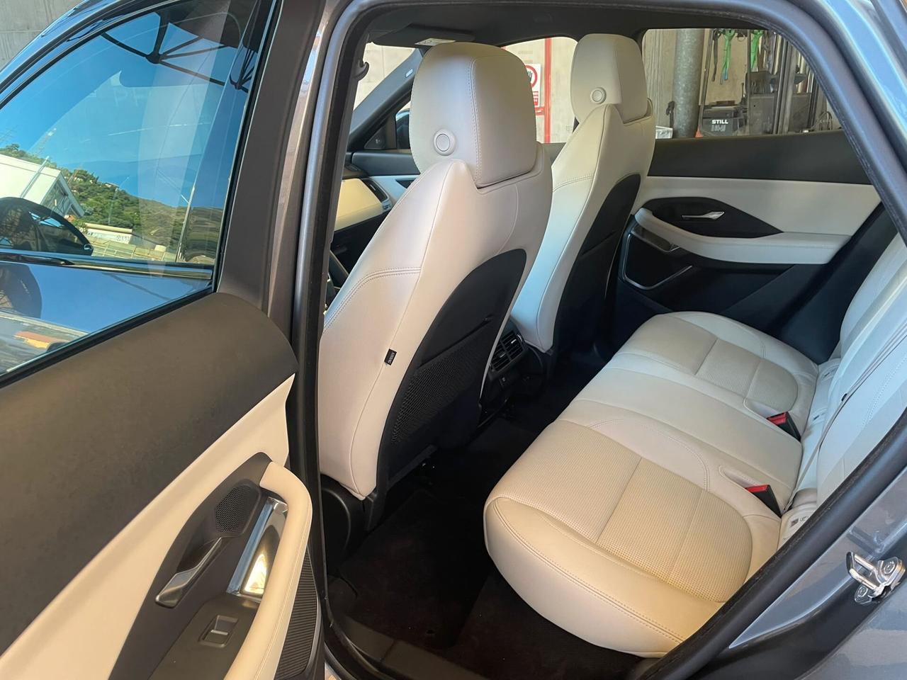 Jaguar E-Pace 2.0D 240 CV AWD aut. R-Dynamic SE