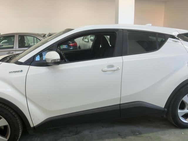 TOYOTA C-HR 1.8 Hybrid E-CVT Active