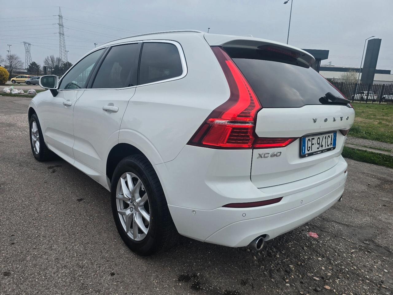 Volvo XC 60 XC60 B4 (d) AWD Geartronic Momentum
