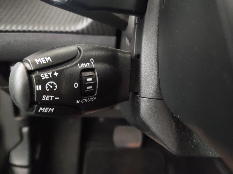 PEUGEOT 2008 2ª serie - 2008 PureTech 130 S&S EAT8 Active Pack