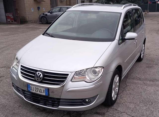 VOLKSWAGEN Touran 2.0 TDI DPF DSG Highline senza lavoro da fare
