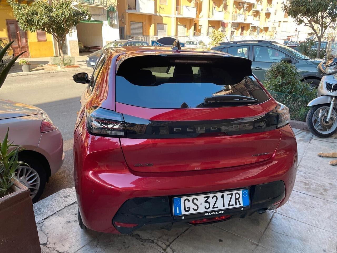 Peugeot 208 Hybrid 136 e-DCS6 GT