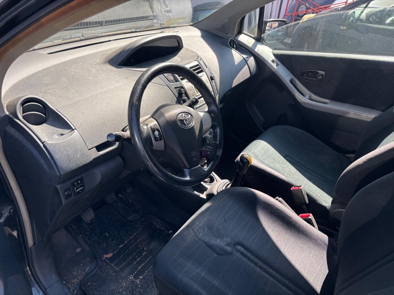 Toyota Yaris 1.0 5 porte Sol