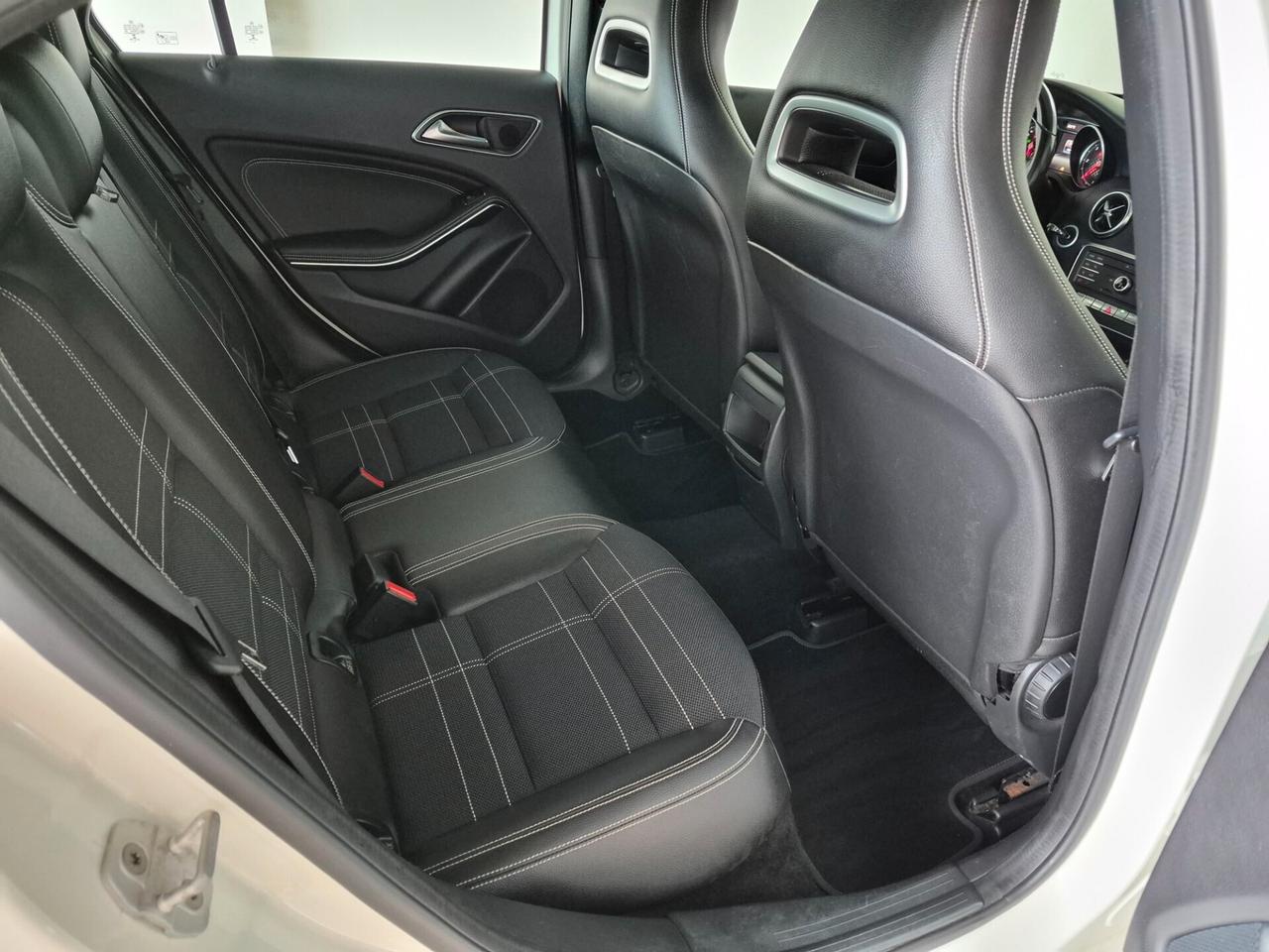 Mercedes-Benz A 180 CDI PELLE LED NAVI C.17 SEDILI RISCALDABILI KEYLESS CLIMA SENSORI ANT. E POST. BLUETOOTH SELETTORE MODALITA' GUIDA