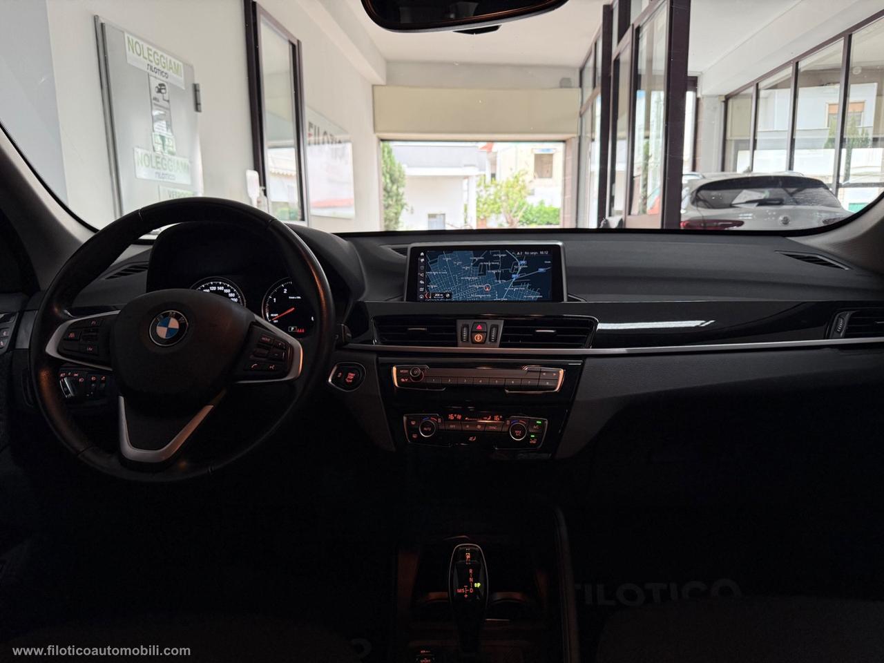 BMW X1 xDrive20d Business Advantage TETTO PANORAMICO - FULL LED