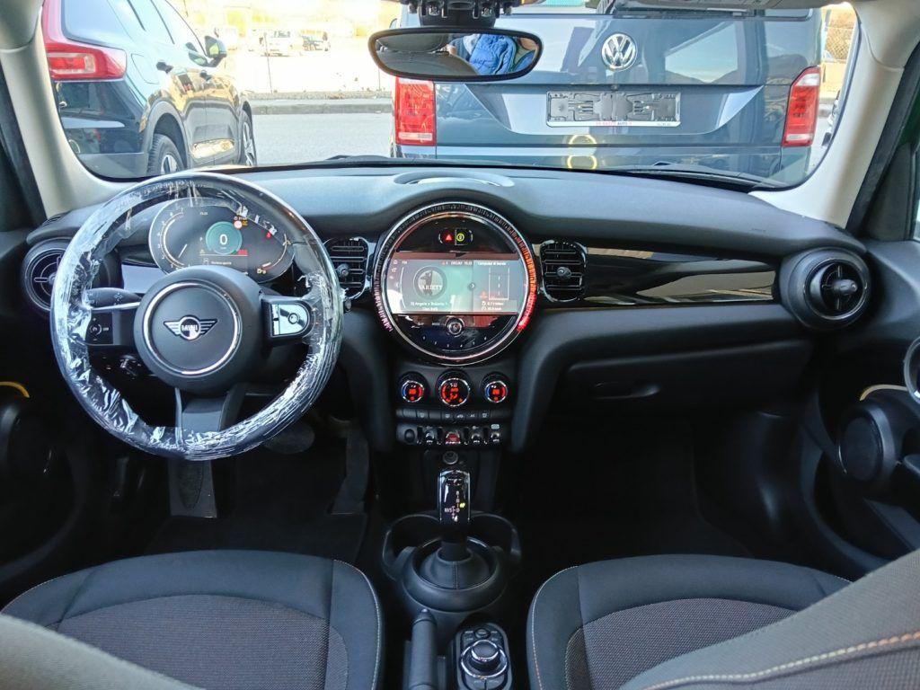 MINI Cooper 1.5 Essential 5 porte AUTOMATIC