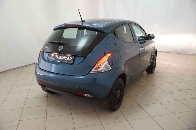 Lancia Ypsilon 1.0 FireFly 5 porte S&S Hybrid Silver