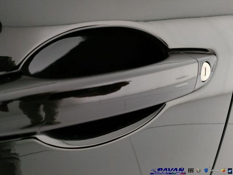 Alfa Romeo Junior Hybrid 145cv SPECIALE (Pack TECHNO)