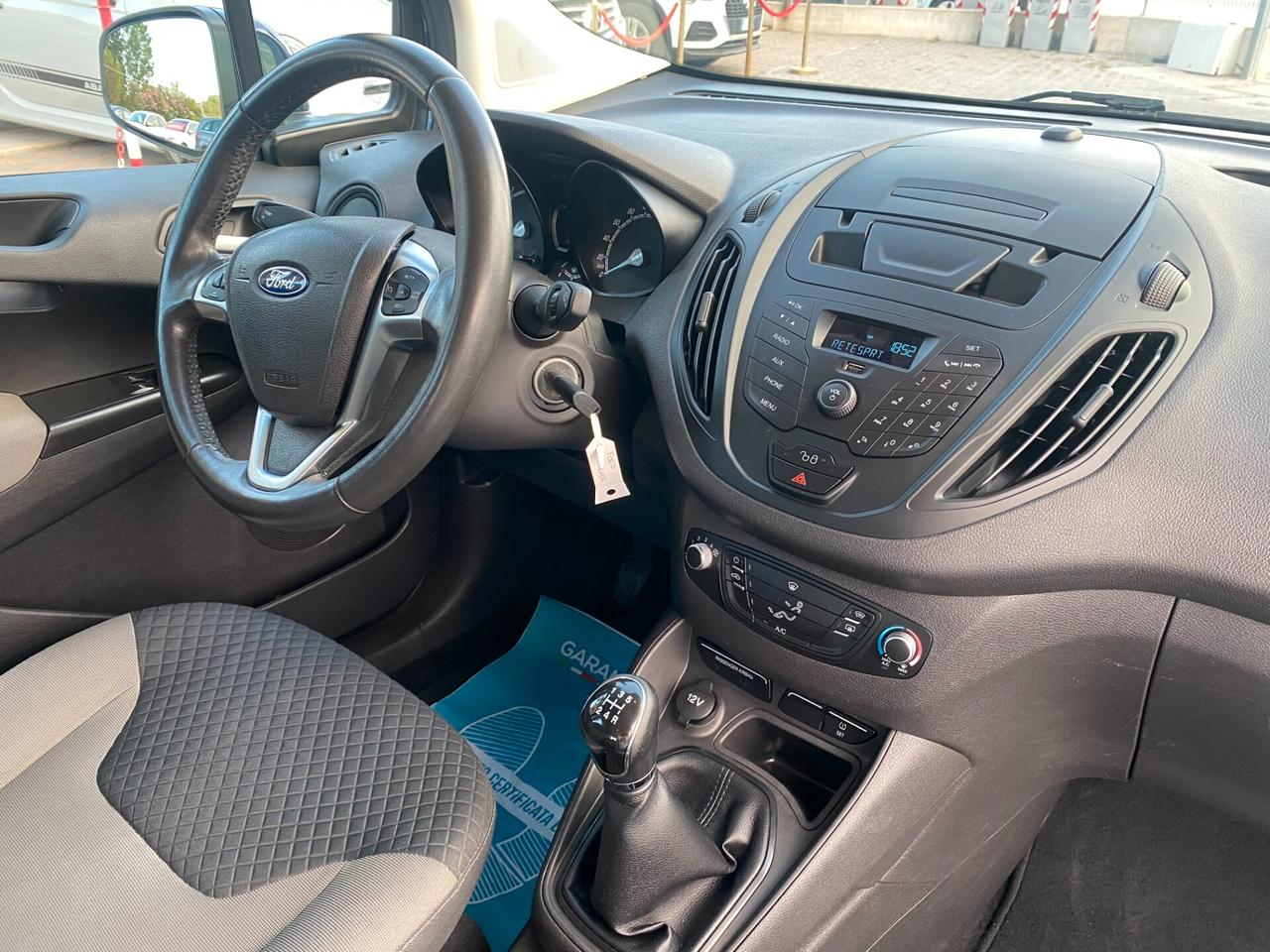FORD - Tourneo Courier - Courier 1.5 TDCI 75 CV Titanium - GANCIO TRAINO - PERMUTE - FINANZIABILE