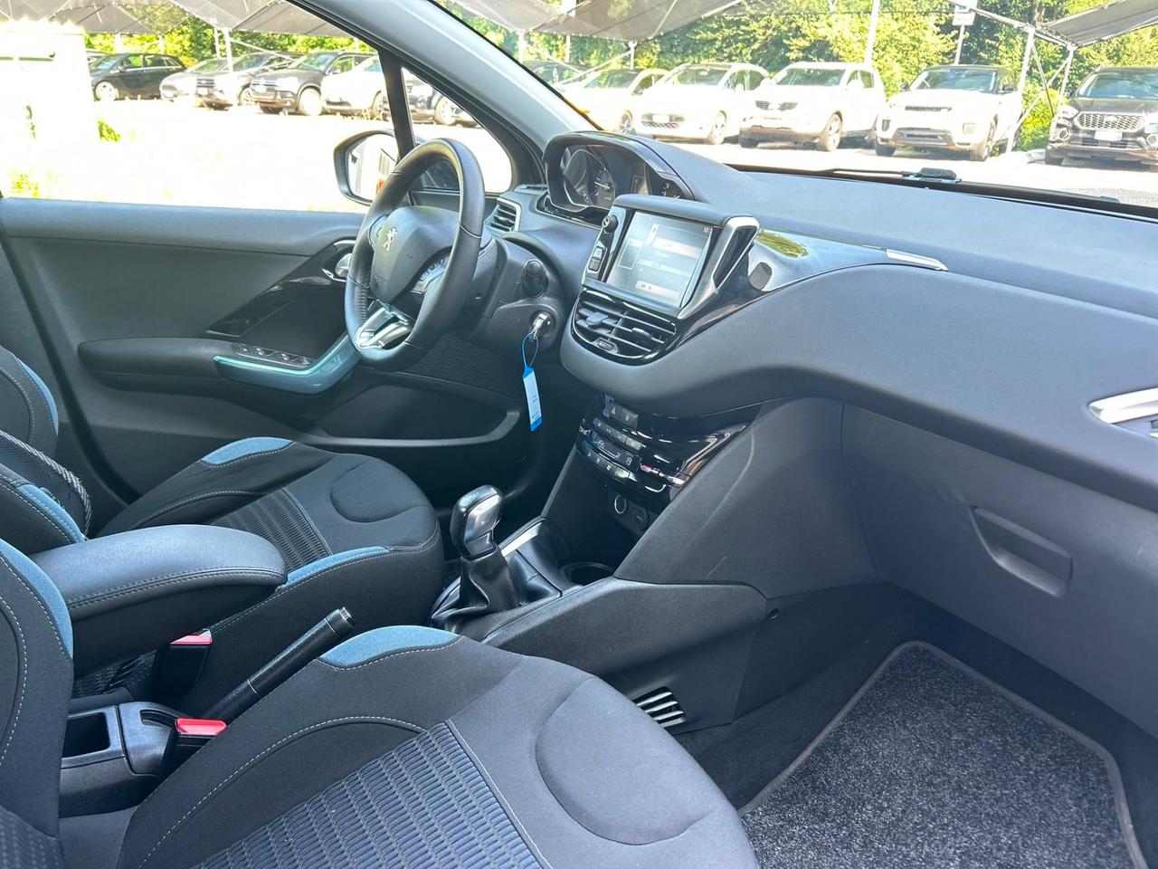 Peugeot 208 1.6 e-HDi 92 CV Allure 5p | Navi Retrocamera Clima Bi-Zona Cerchi 16”
