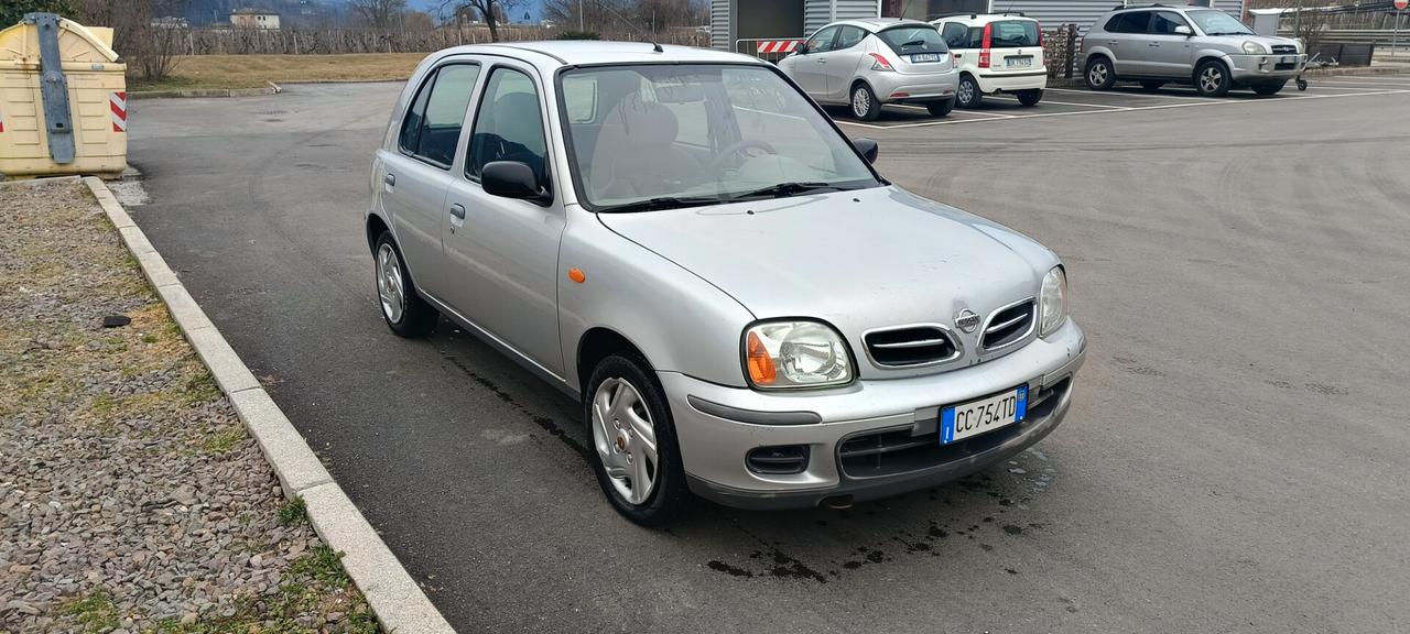 Nissan Micra 1.0 16V 5 porte Visia