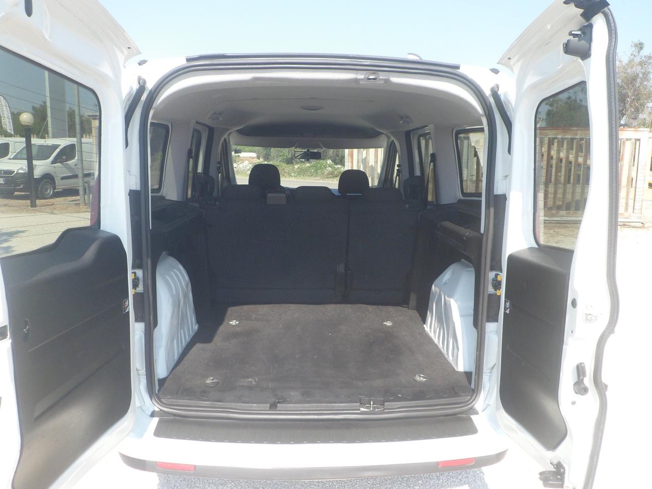 Fiat Doblo 5 posti maxi autocarro