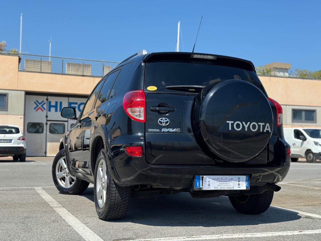 TOYOTA RAV 4 2.2D4-D 177 CV LUXURY 12 MESI DI GARANZIA