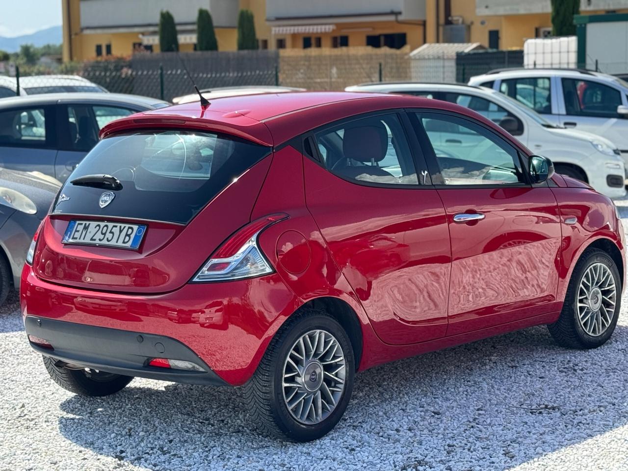 Lancia Ypsilon 1.2 69 CV Ok-Neopatentati
