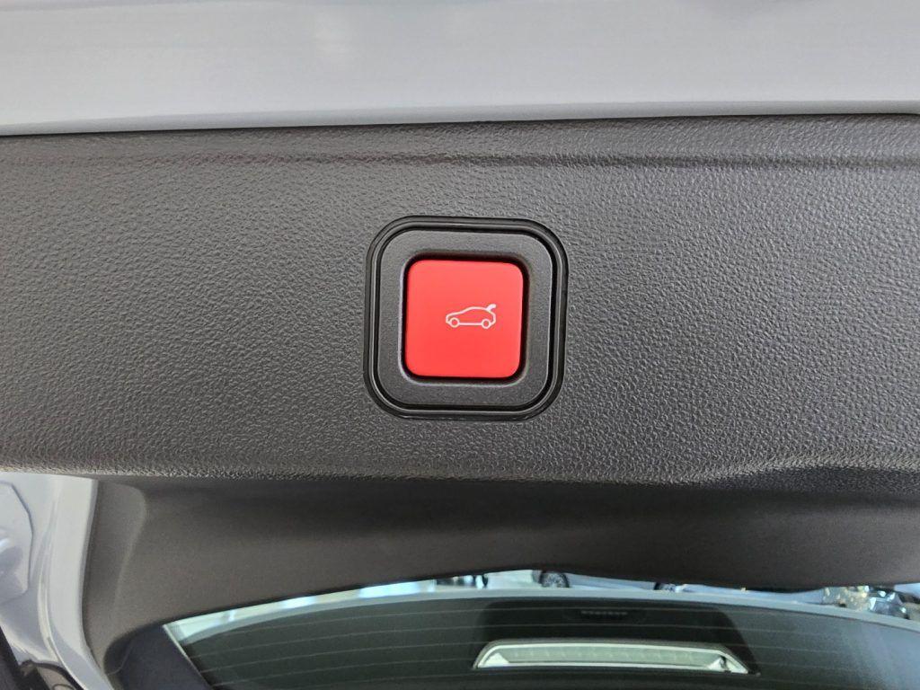 Jeep Avenger 1.2 Turbo 100 CV e-Hybrid Summit + Tetto