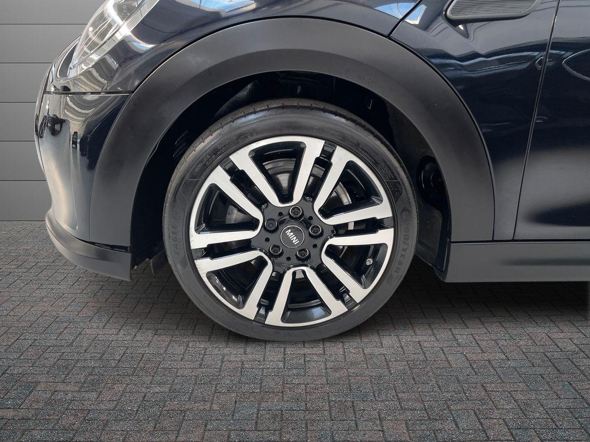 MINI Mini IV F56 2021 3p - Mini 3p 1.5 Cooper Yours Premium Plus Package auto