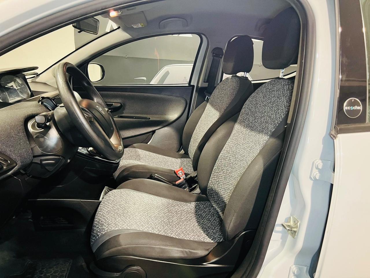 Lancia Ypsilon 1.0 69 CV 5 porte Ecochic Platinum*NEOPATENTATI*