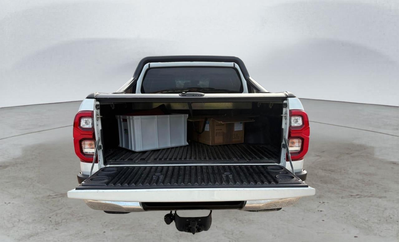 Toyota Hilux 2.8 D A/T 4WD 4 porte Double Cab Executive