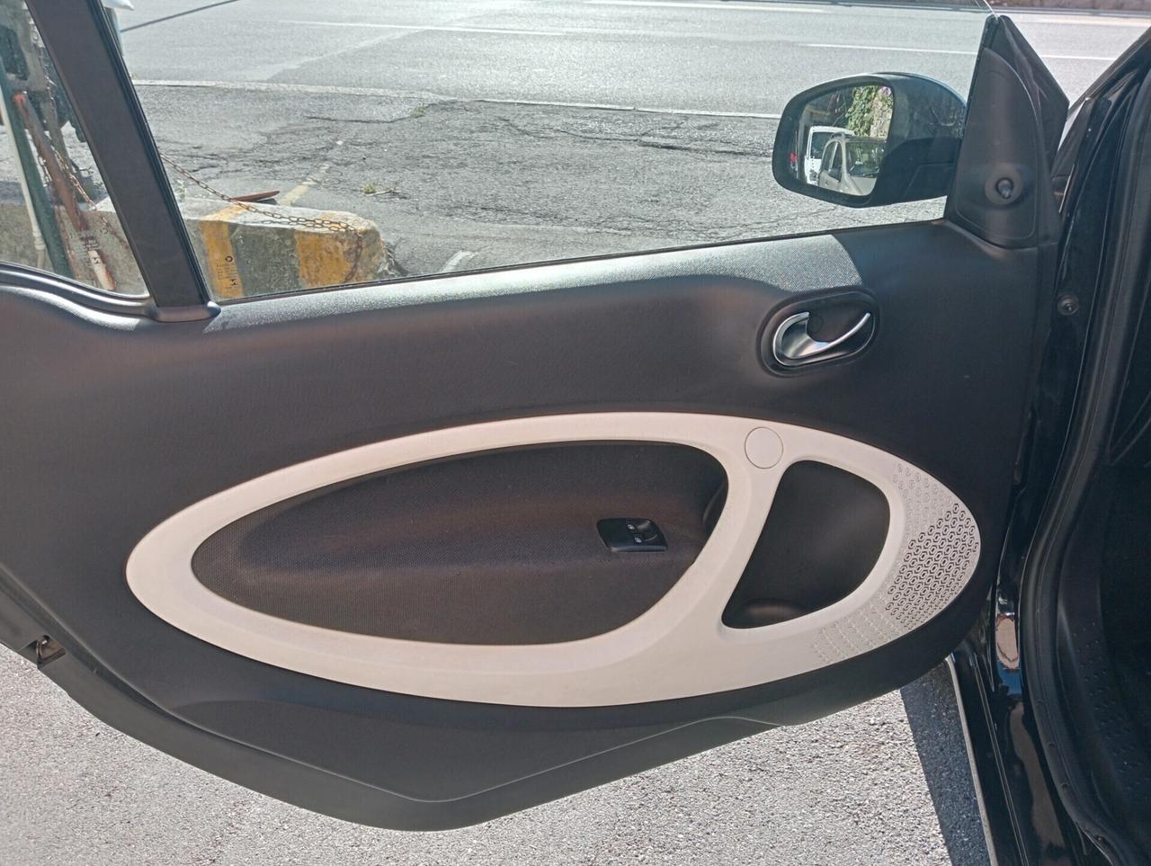 Smart ForTwo 1000 62 kW coupé passion cambio manuale