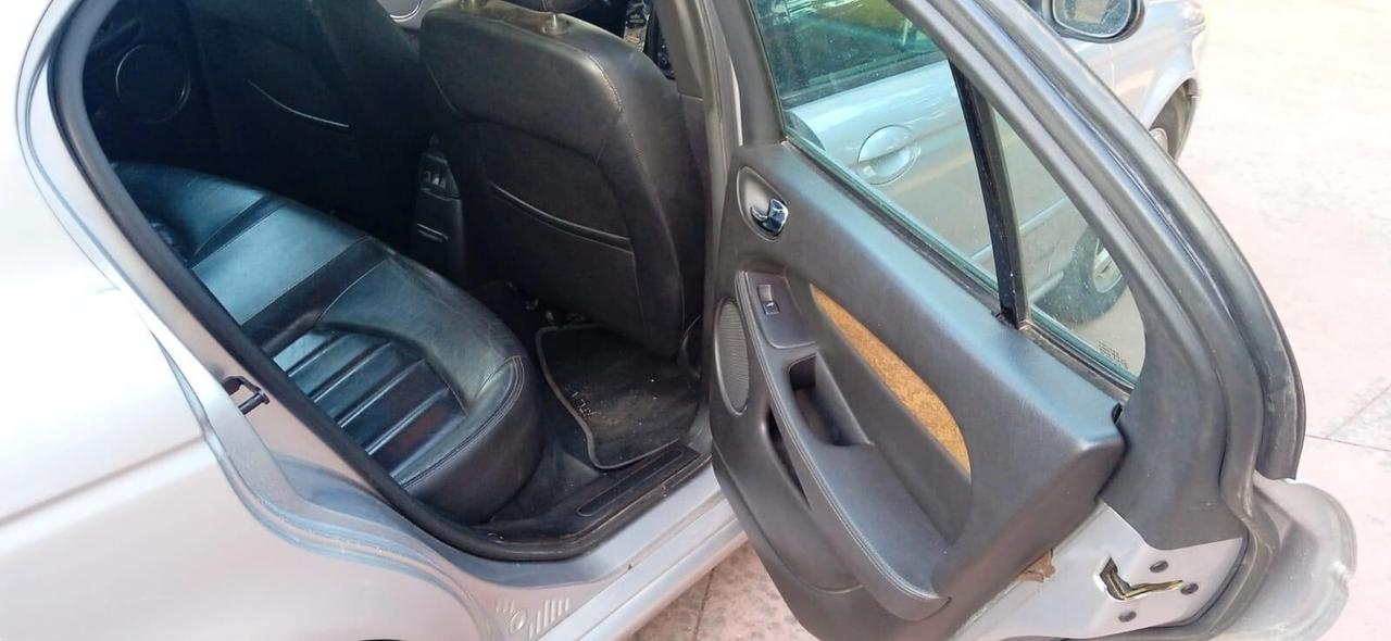 Jaguar X-Type 2.0D - 2003