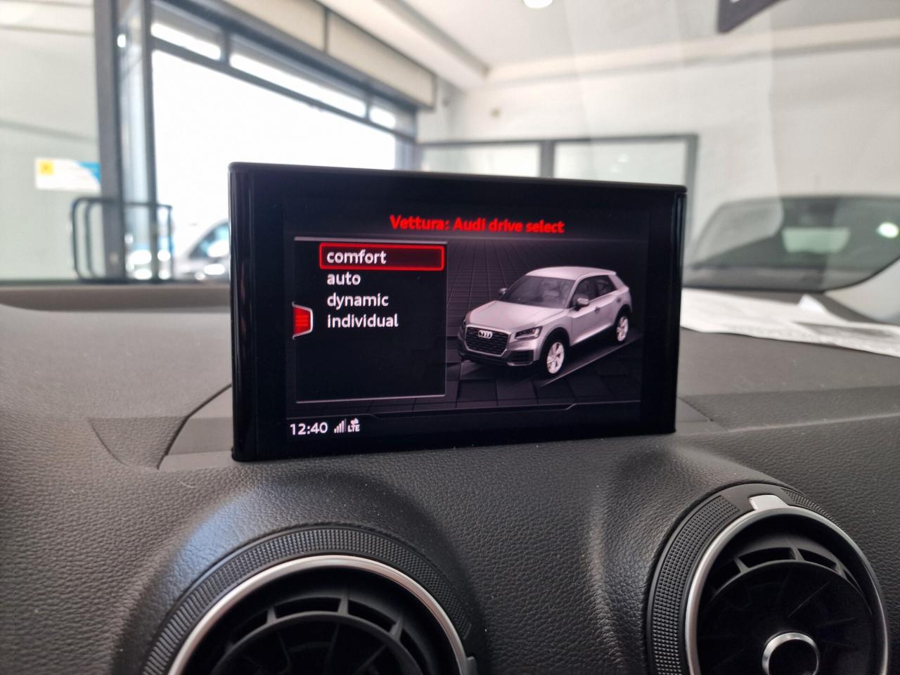 Audi Q2 30 TDI S tronic TETTO, LUCI AMBIENTE, IVA ESPOSTA