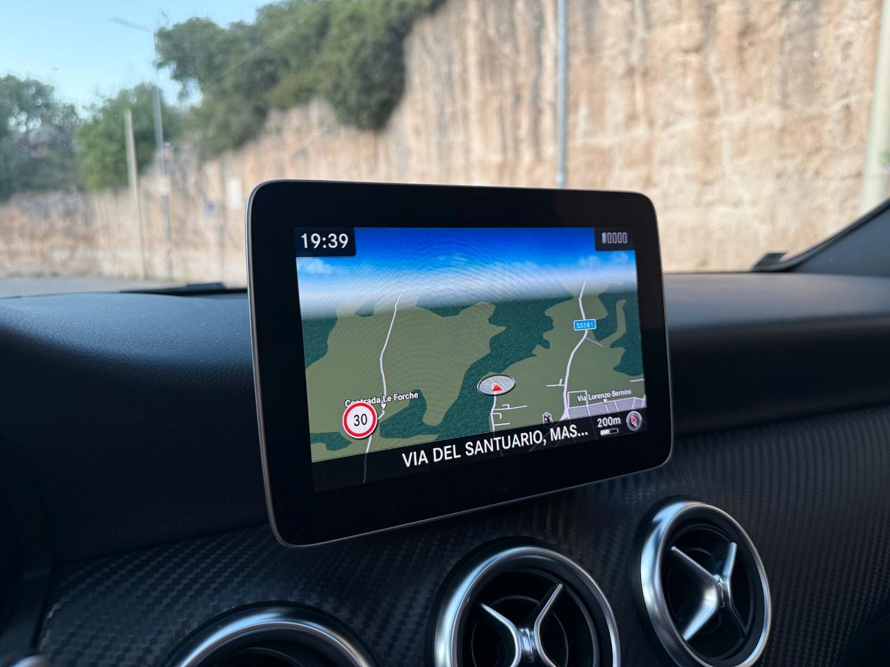 Mercedes A 200 136 CV Premium/NIGHT EDITION/TETTO