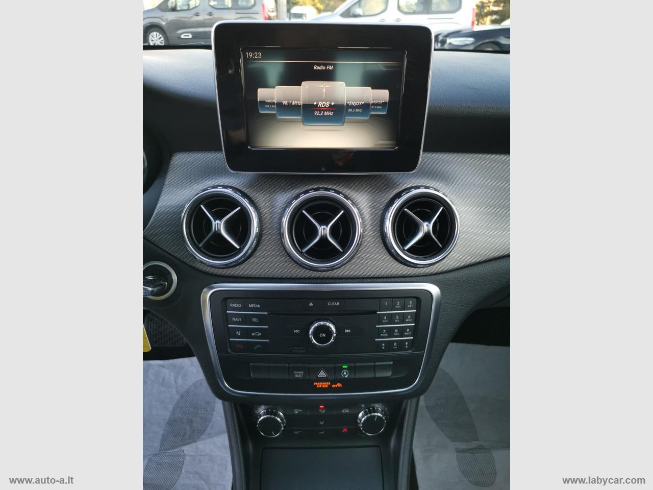 MERCEDES-BENZ GLA 180 d Automatic Sport