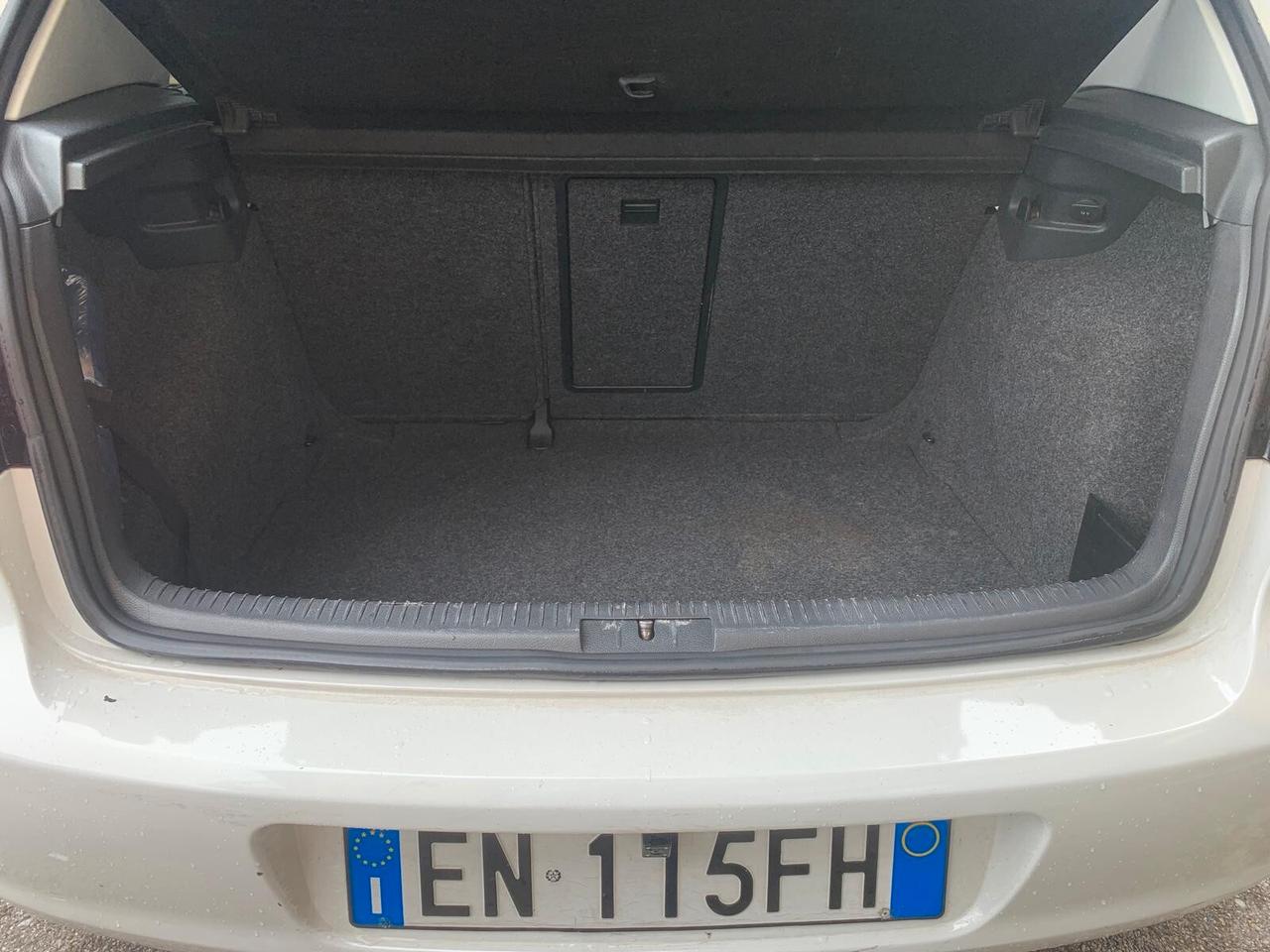 Volkswagen Golf VI 1.6 TDI 5p. Highline Neopat.