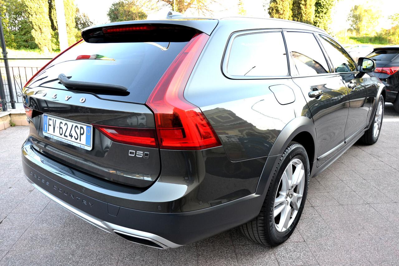 Volvo V90 Cross Country 2.0 D5 AWD 235CV AUTOM. **UNIPRO'**PREZZO VERO**