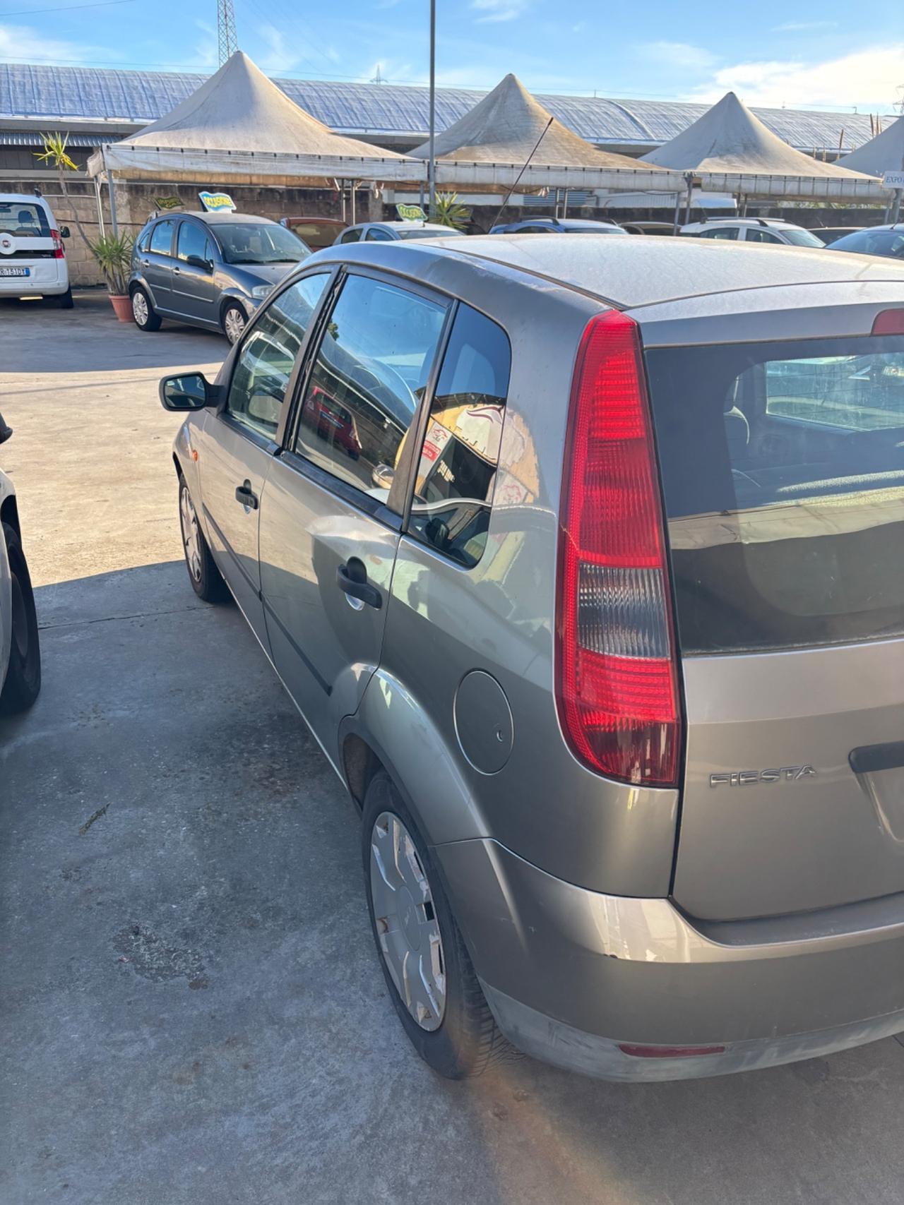 Ford Fiesta 1.2 16V 5p. Ambiente