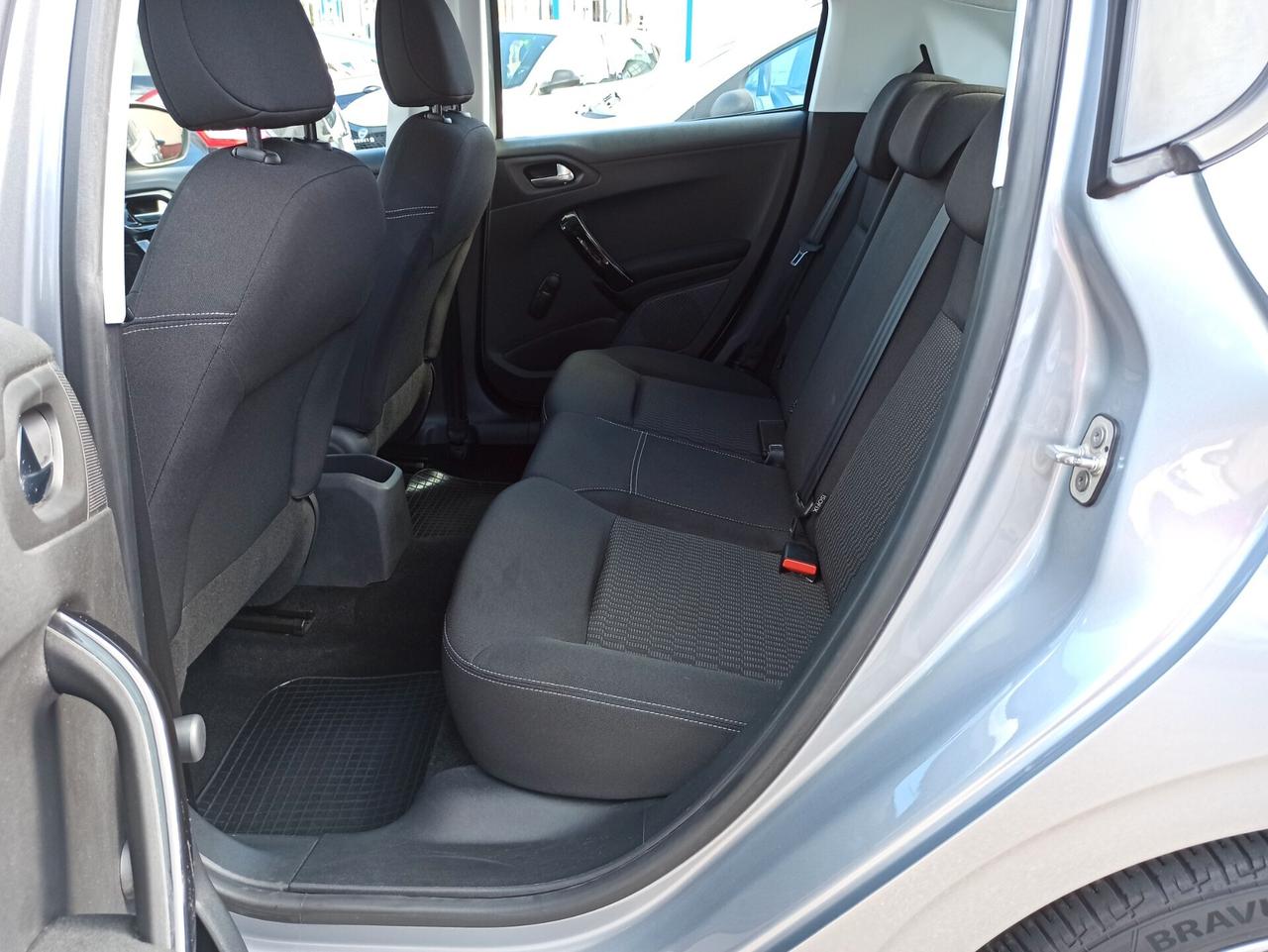 Peugeot 208 BlueHDi 100 cv 6m S&S 5 porte Active