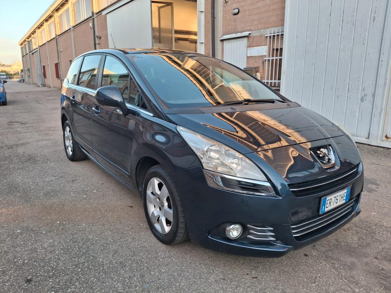 Peugeot 5008 1.6 HDi 115CV Business 7 POSTI