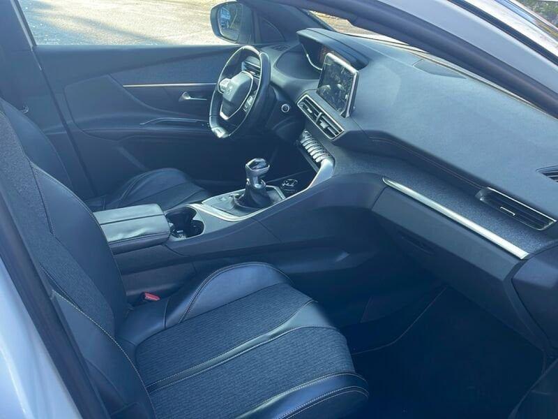 Peugeot 5008 BlueHDi 130 S&S Allure