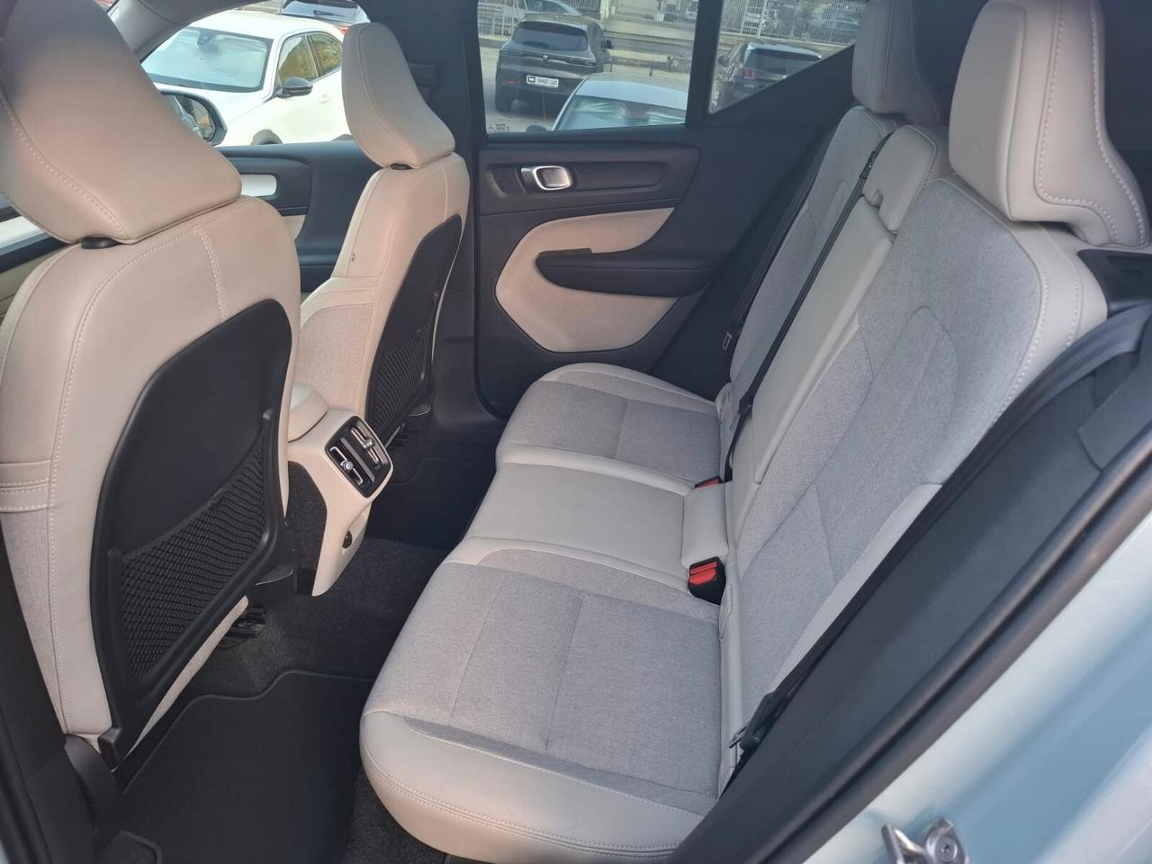 VOLVO XC40 2.0 D3 150 CV MOMENTUN GEARTRONIC