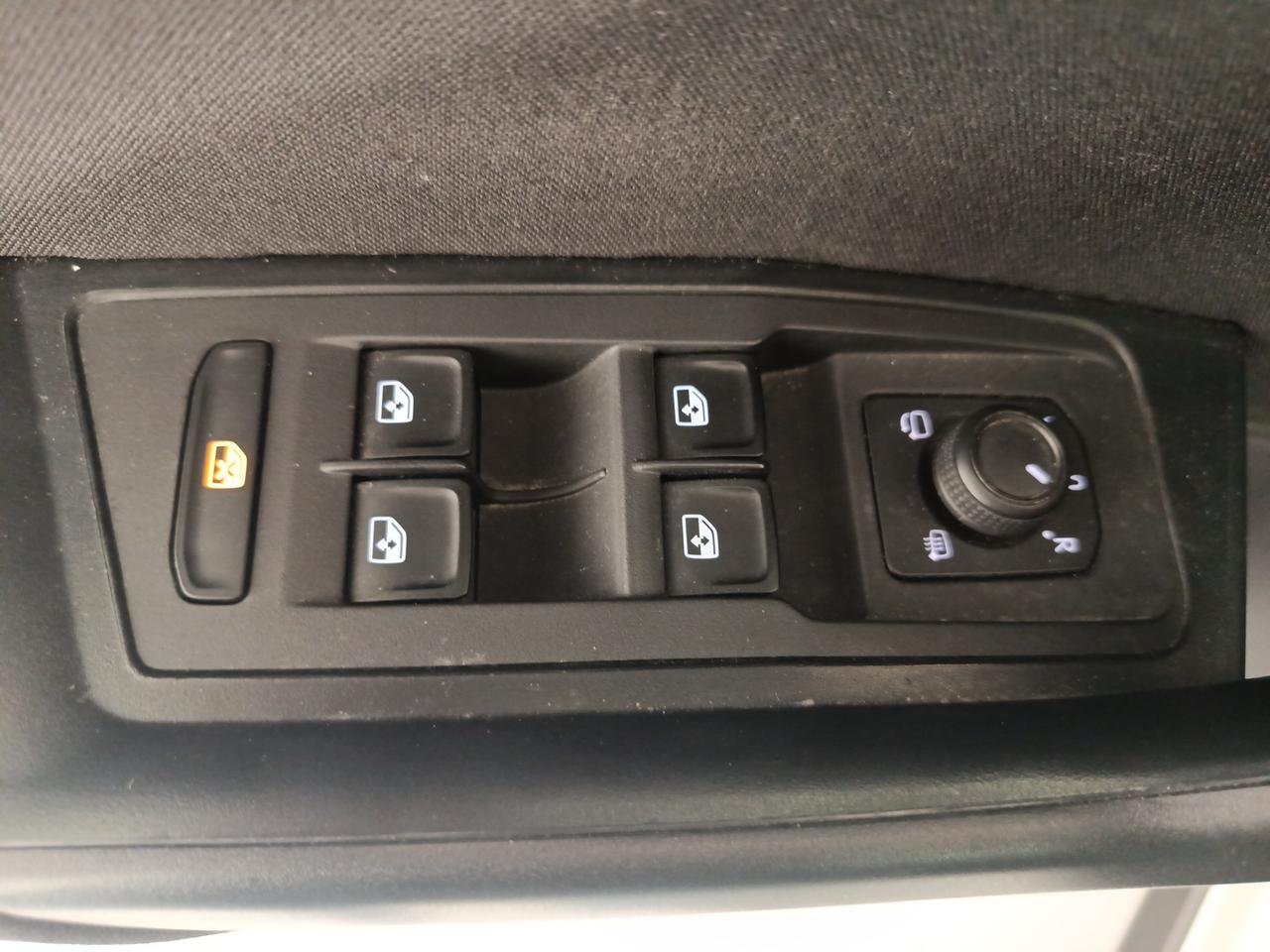 VOLKSWAGEN T-Roc - T-Roc 1.0 TSI Life