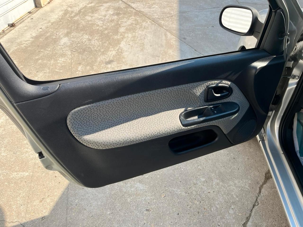 Renault Clio 1.2 16V cat 3 porte Luxe Privilège