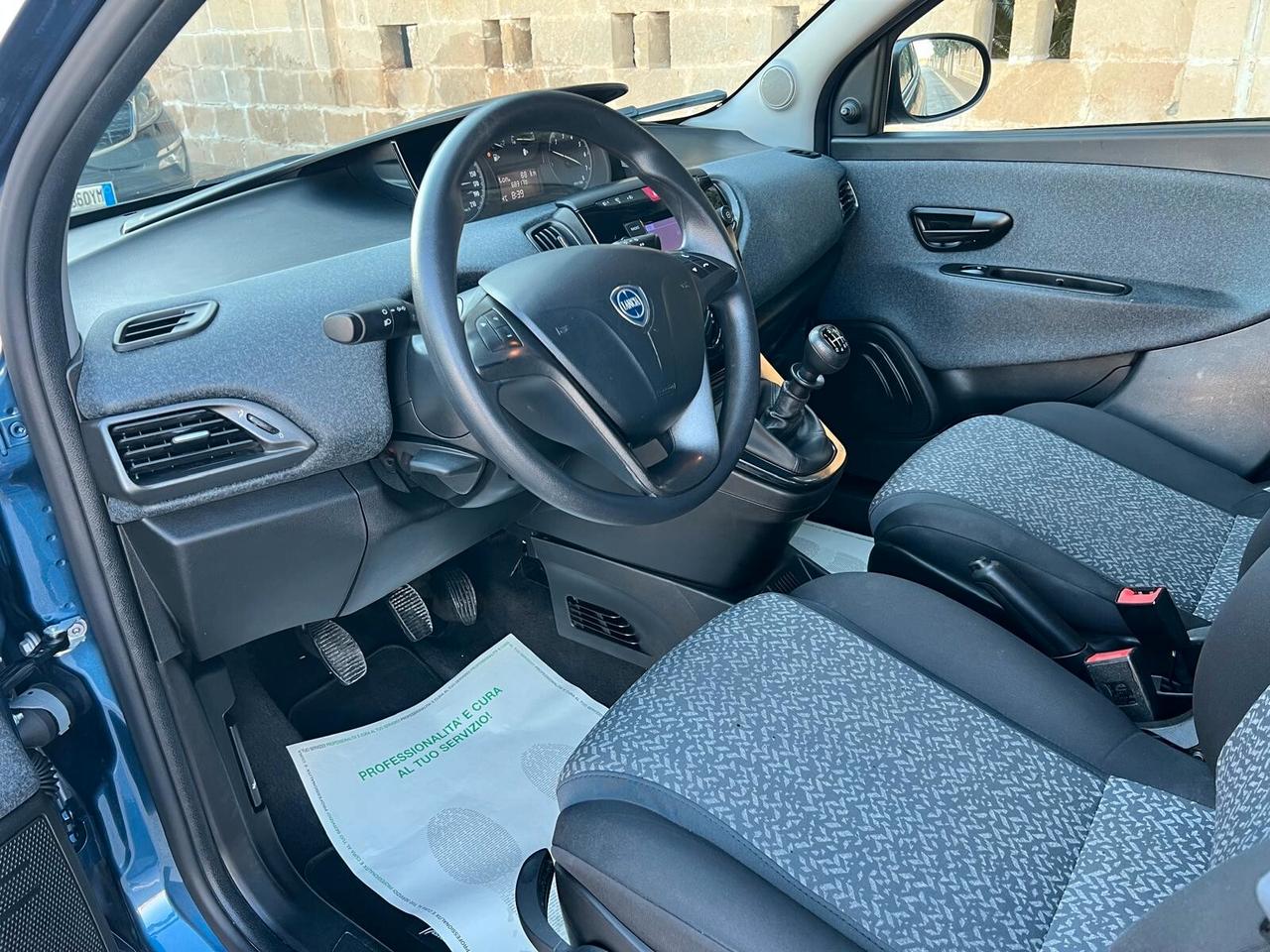 Lancia Ypsilon 1.0 FireFly 5 porte S&S Hybrid UnYca