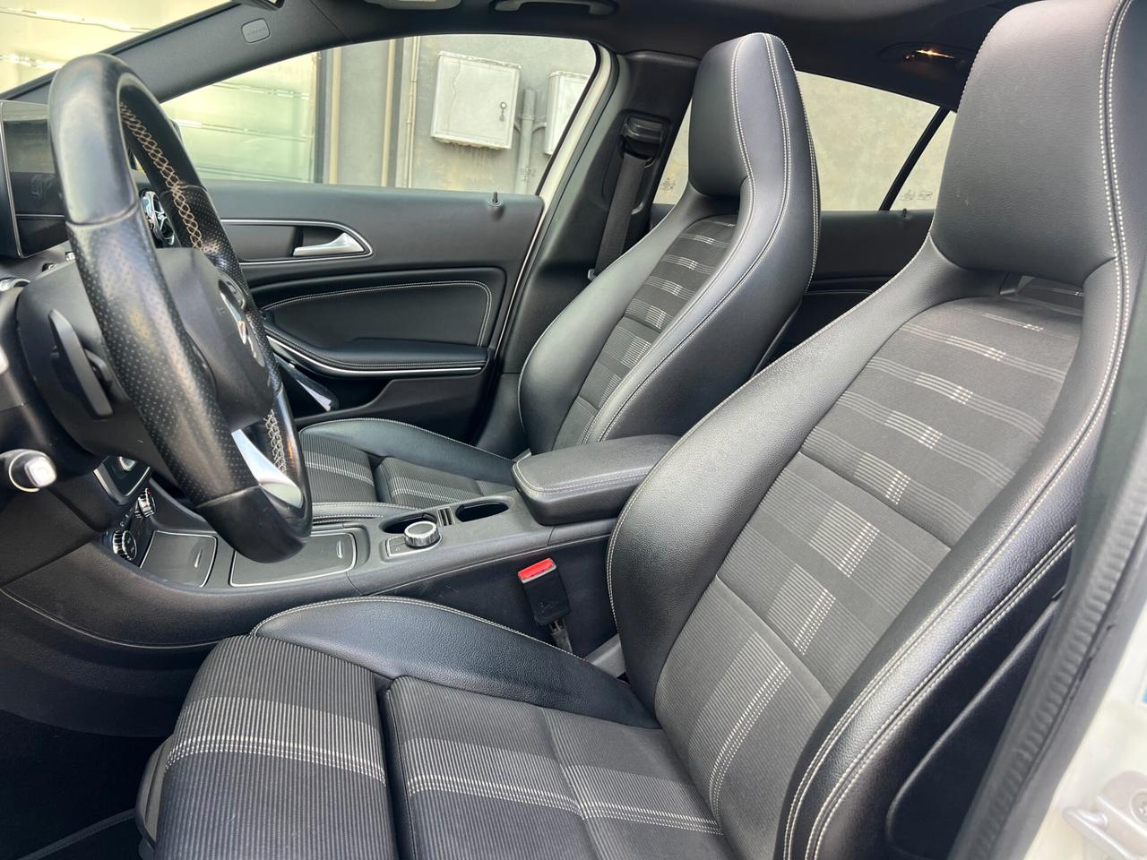 Mercedes GLA 200 d Automatic 4Matic Premium/UNICA PROP