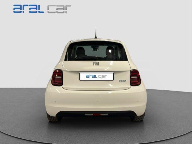 FIAT 500e Berlina 42 kWh Passion