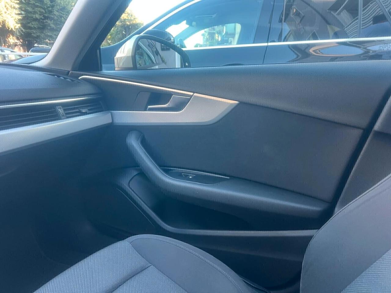 AUDI A4 AVANT 2.0 TDI 150cv ULTRA S-TRONIC BUSINESS SPORT