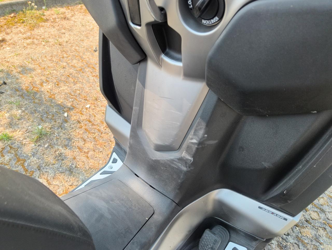 Piaggio MP3 530