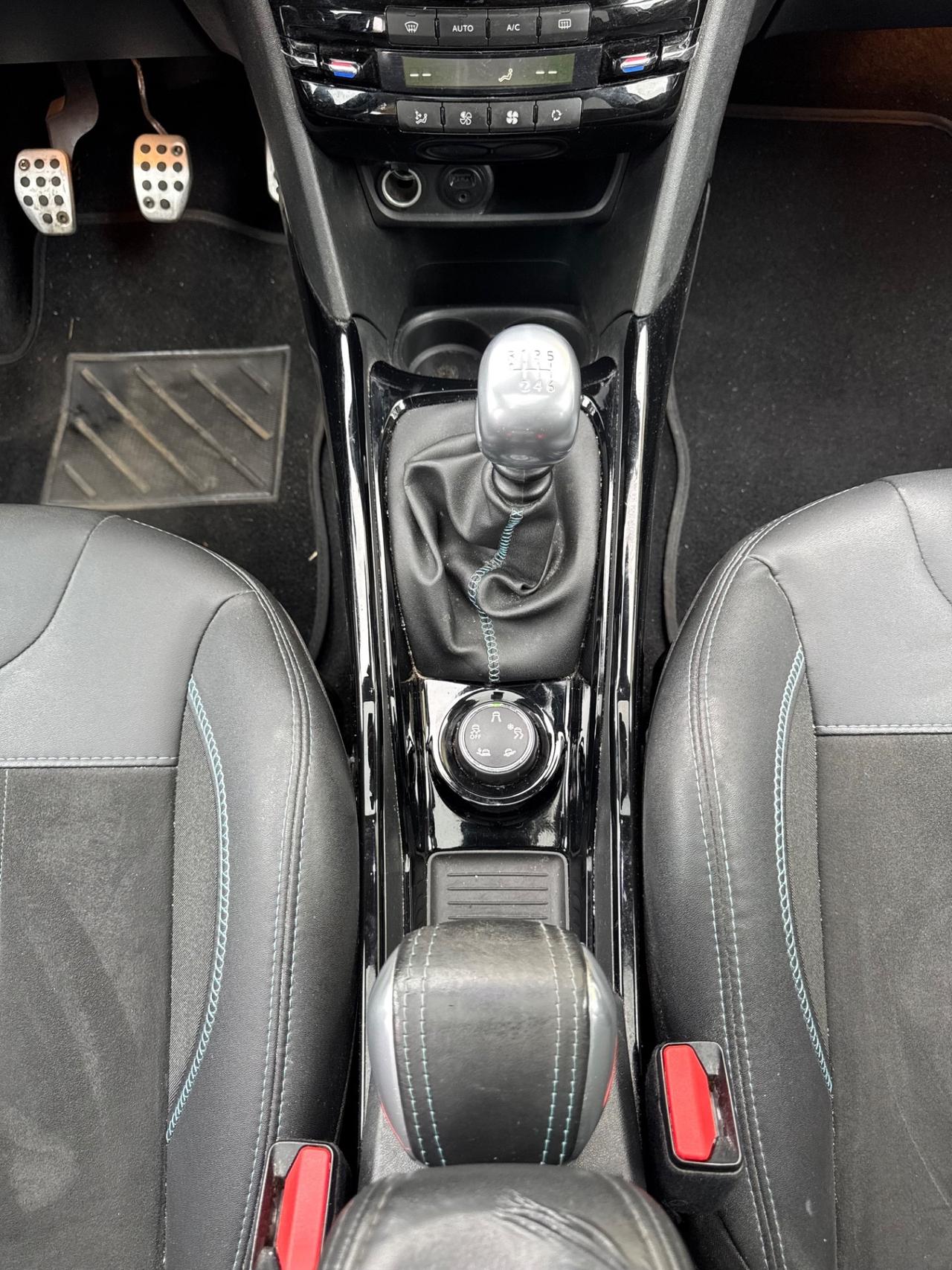 Peugeot 2008 BlueHDi 120 S&S Crossway