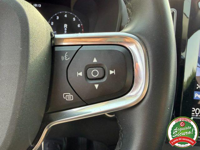 VOLVO XC40 T2 Geartronic Momentum
