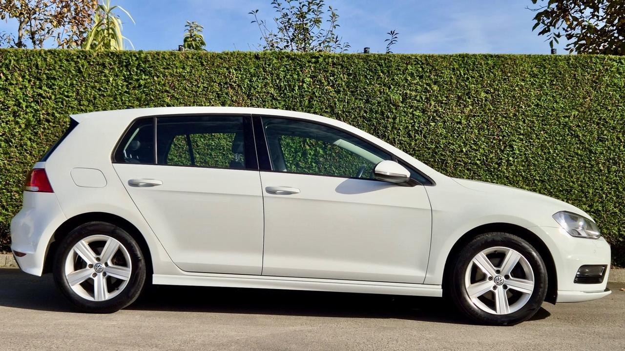 Volkswagen Golf VII 2.0 TDI R-LINE