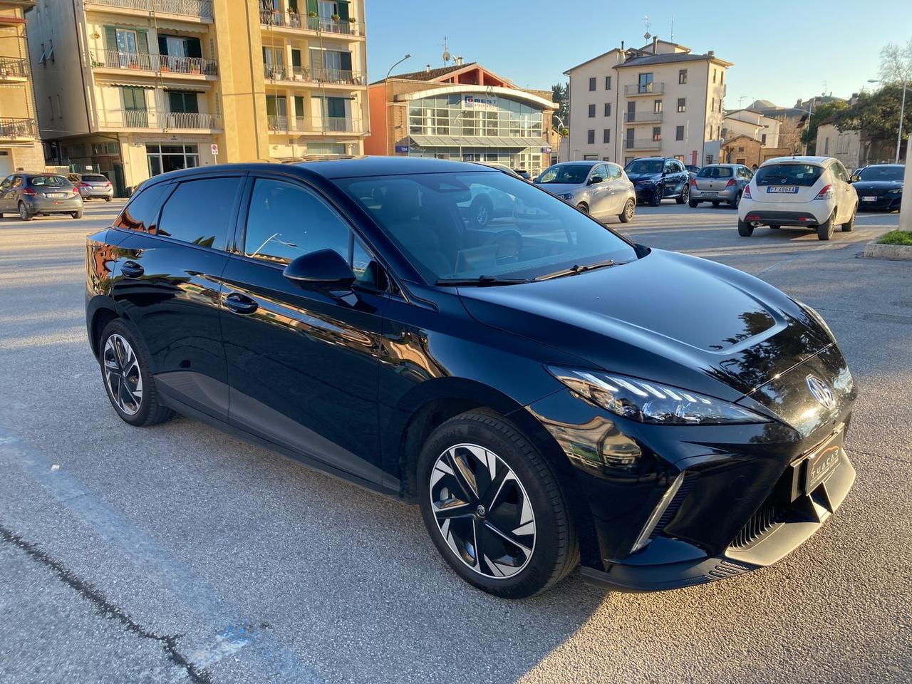 Mg MG4 4 EV Long Range 64 kWh LUXURY #8431