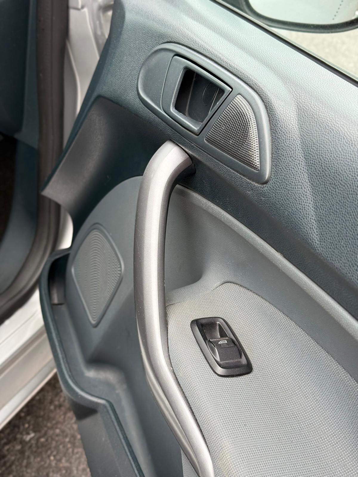 Ford Fiesta 1.2 82CV 3 porte Titanium