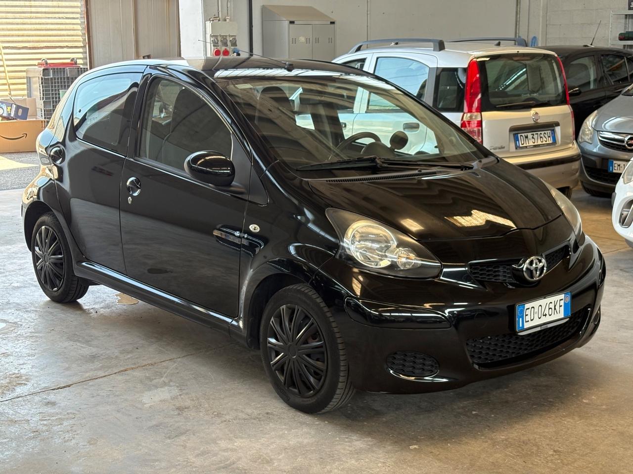 Toyota Aygo 1.0 12V VVT-i 5 porte Sol Red Edition